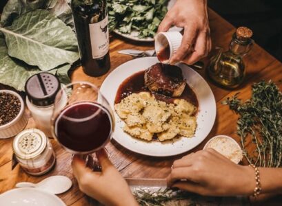 food pairing art associer des aliments incompatibles pour créer des combinaisons uniques