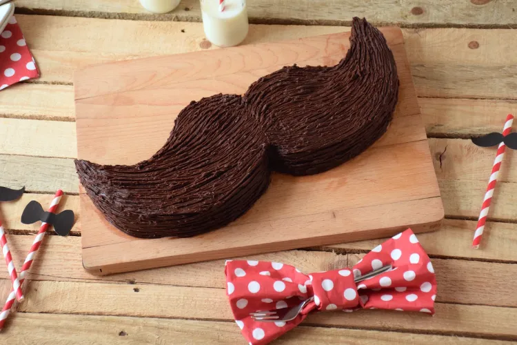 gateau moustache party Nouvel an 2022