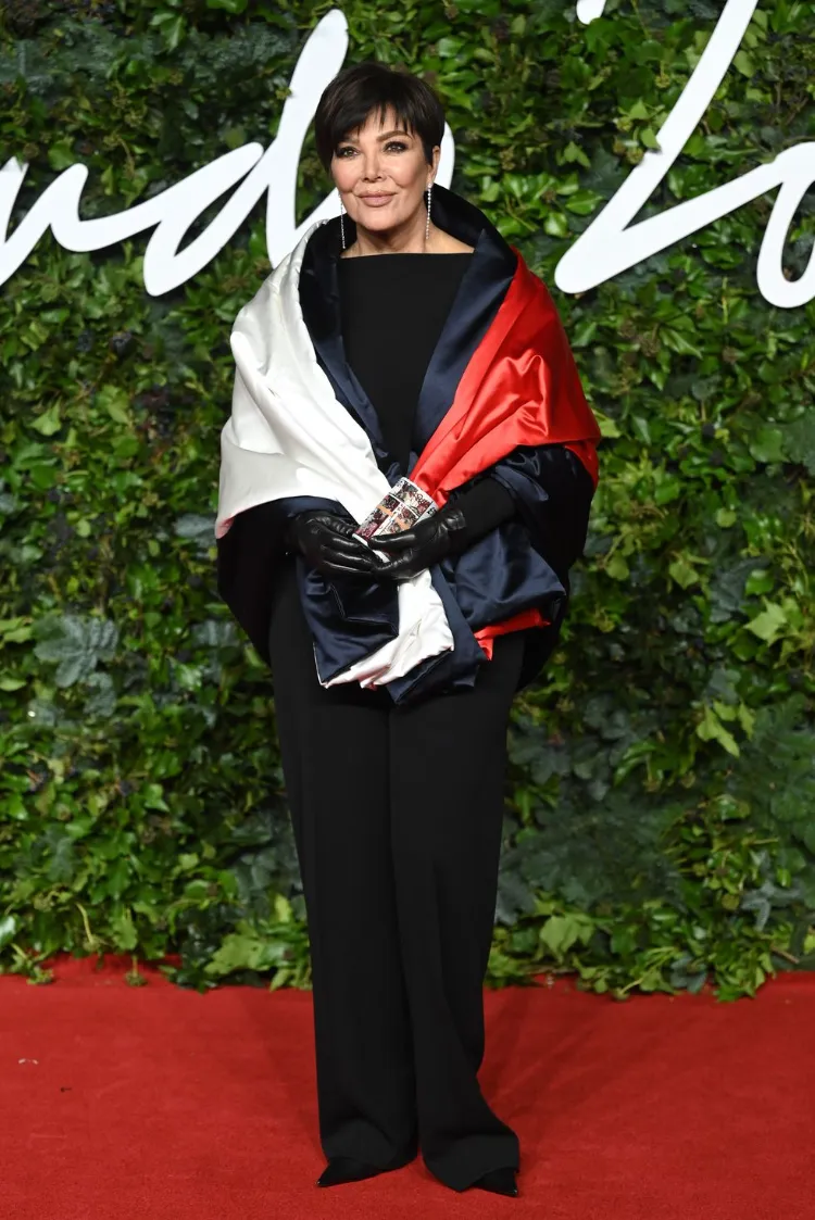 kris jenner tommy hilfiger tapis rouge british fashion awards automne hiver 2021