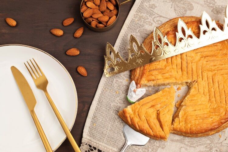 recette de gâteau des rois couronne dorée carton roi reine