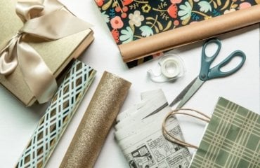 recycler les restes de papier cadeau créer bricolages uniques objets utiles