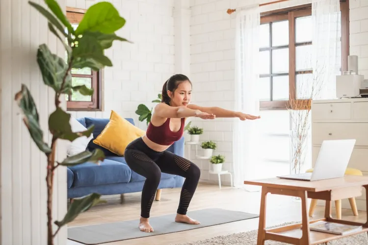 soulager les courbatures travail sédentaire douleurs lombaires postures yoga