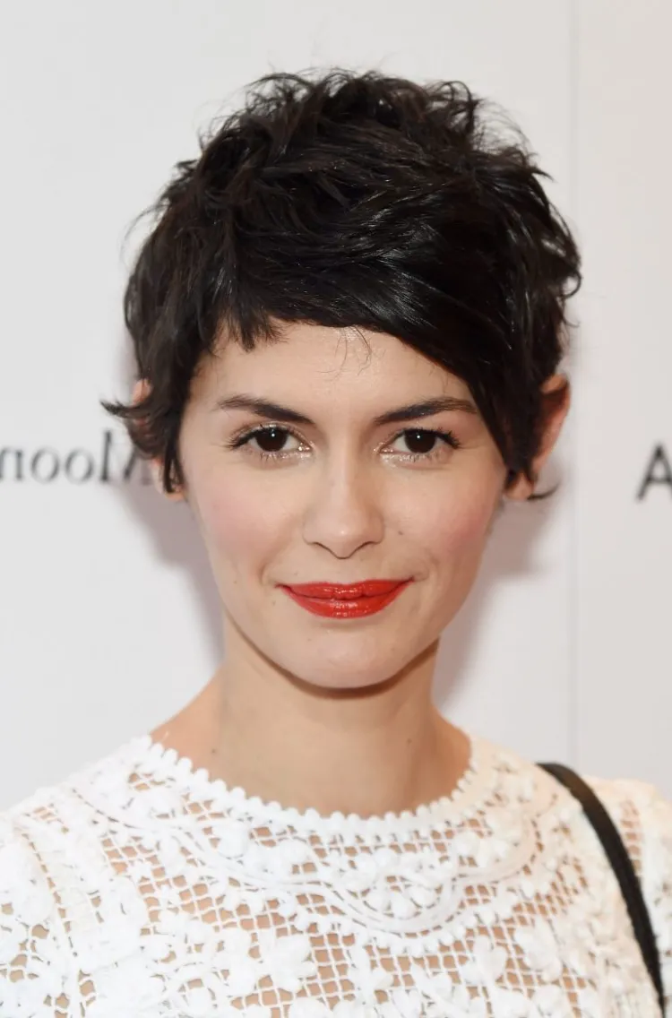 audrey tautou actrice francaise coupe pixie coiffure 2022 stars adoptent