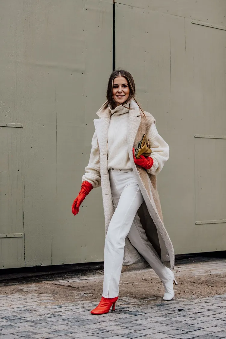 avec quoi porter le jean blanc en hiver 2022 tendance mode femme