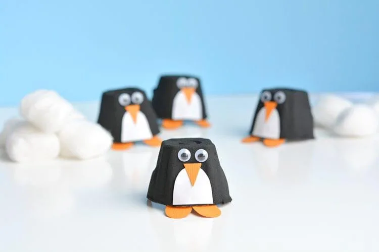 bricolage hiver maternelle facile pingouins en boite à oeufs en carton