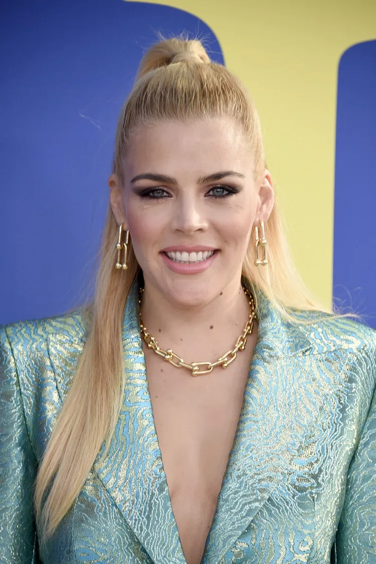 busy-philipps-ponytail hairstyles that slim your face