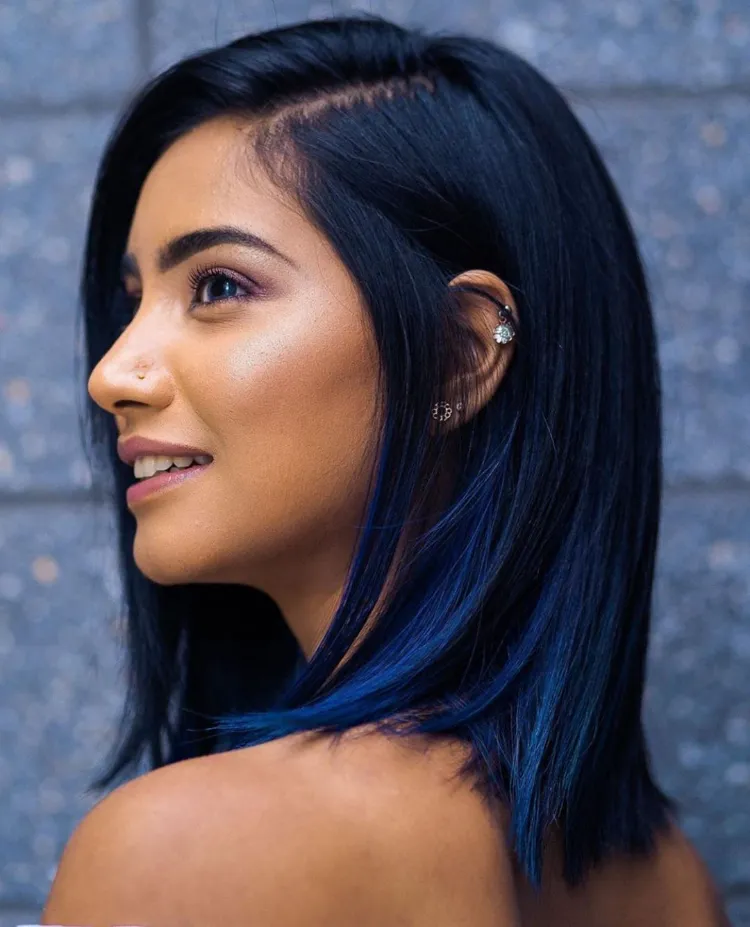 coiffure avec raie sur coté pour ombré hair bleu sur cheveux noir idées pour différentes couleurs