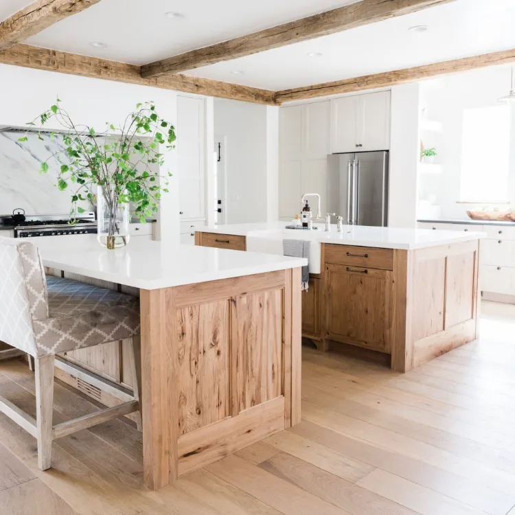comment adopter décoration cuisine en bois et blanc 2022 meubles poutres plancher