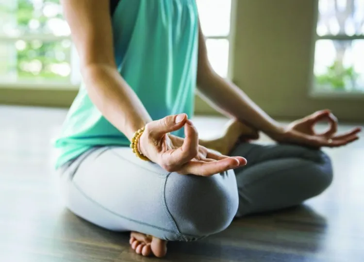 comment booster son énergie naturellement pratiques méditatives yoga