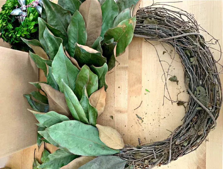comment fabriquer des couronnes de branchages feuilles de magnolia idées décoration