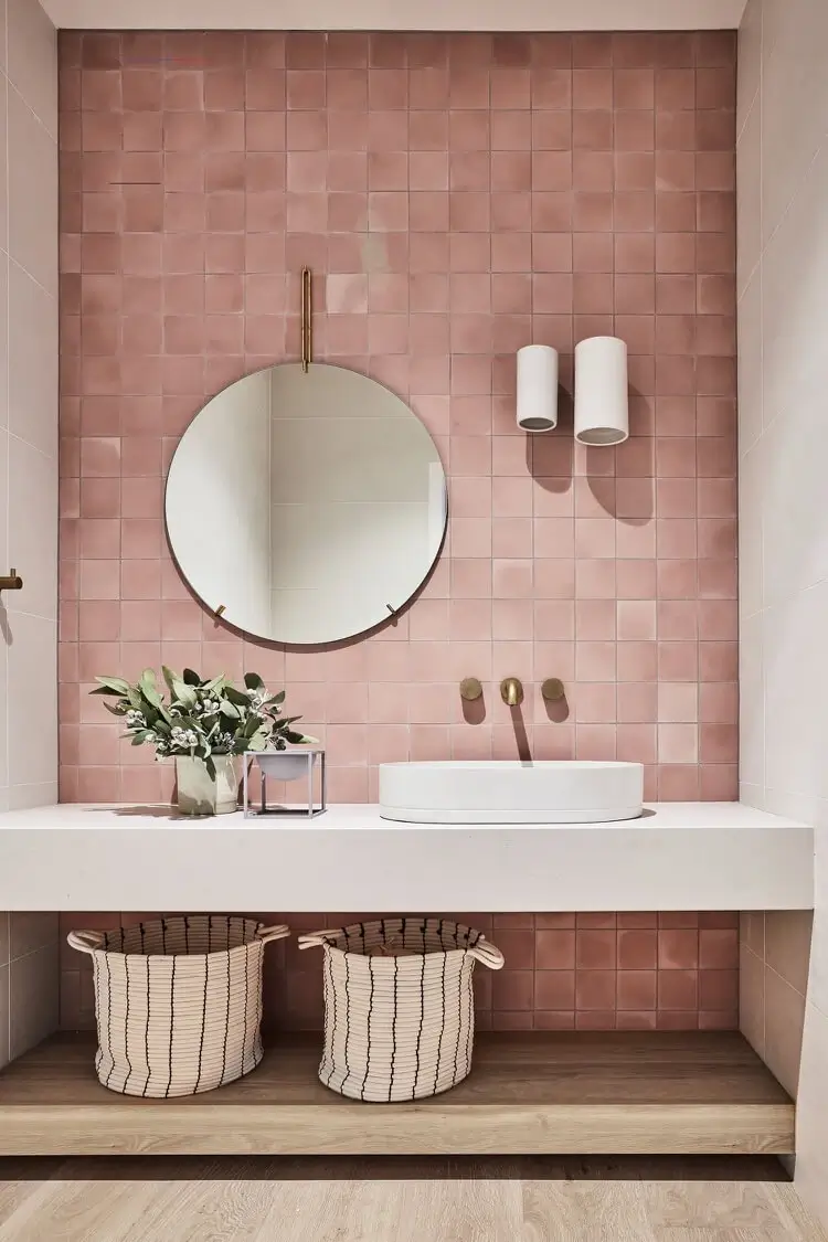neo art deco inspiración baño contemporáneo retro cuadrado rosa azulejos elementos decorativos redondos