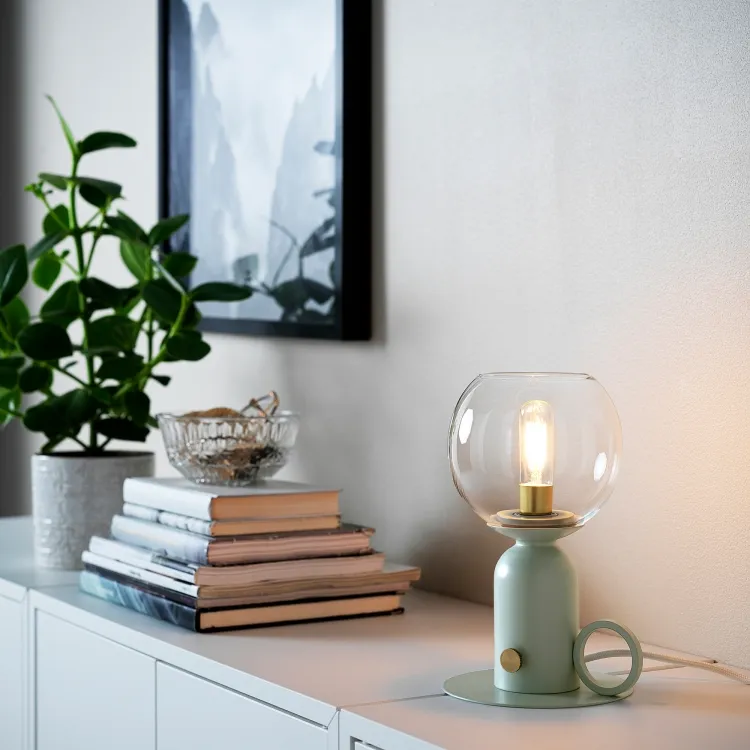 lampe de table ÅSKMULLER avec ampoule LED IKEA 2022