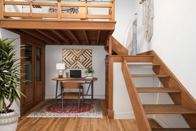 lit mezzanine en bois avec coin bureau en dessous solution moderne et pratique pour les petits espaces