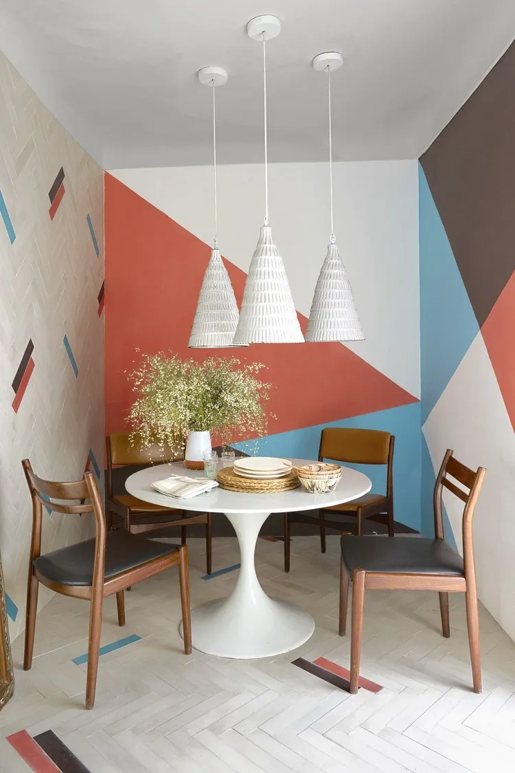 peinture forme géométrique dessin salle manger mur accent tendance design intérieur 2022