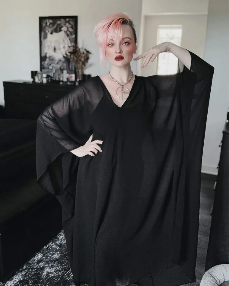 tenue style gothique femme tendance mode 2022 Fox Blood