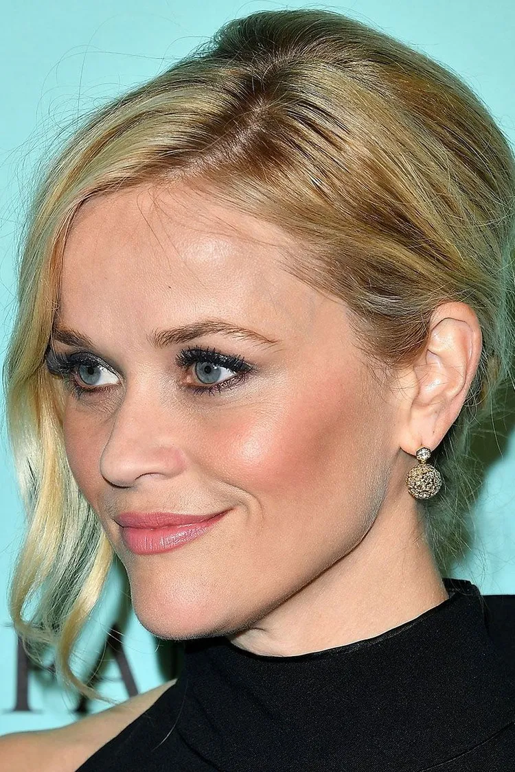 Reese Witherspoon nouvelles tendances couleurs cheveux printemps 2022 Coloration Nectar Blonde