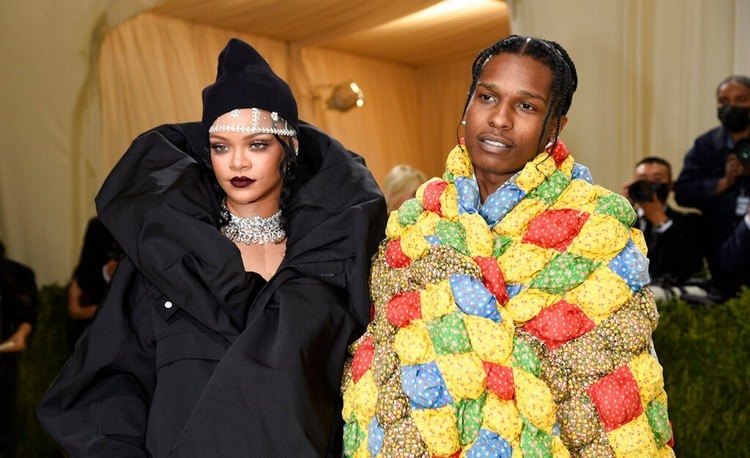 Rihanna enceinte de son premier enfant ASAP Rocky séance photo dévoiler grossesse