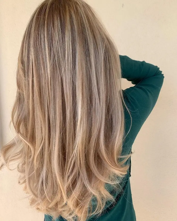 Tendance couleur cheveux 2022 expensive blonde