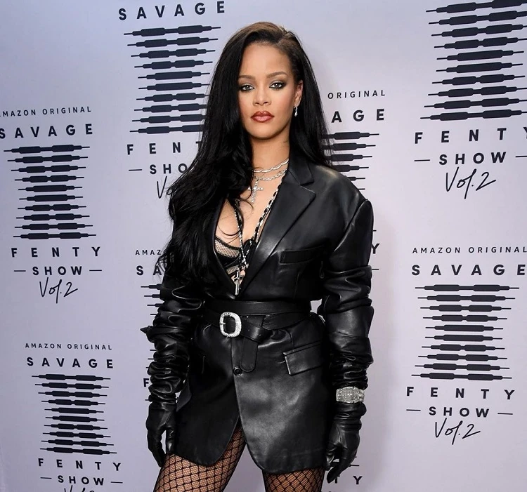 Tendance veste en cuir 2022 Rihanna