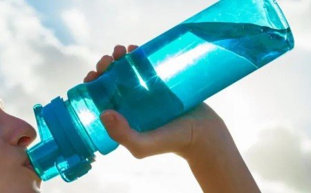 bouteille plastique réutilisable attention danger 2022