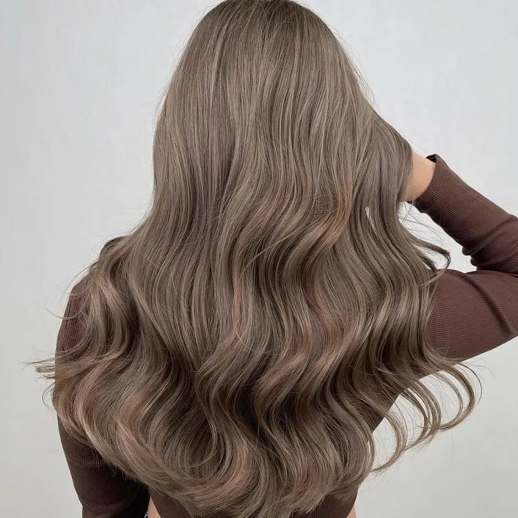 coloration cheveux femme milk tea hair tendance couleur printemps 2022