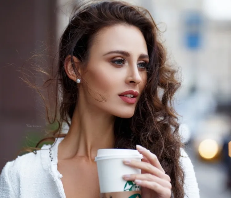 colorer ses cheveux naturellement avec du café