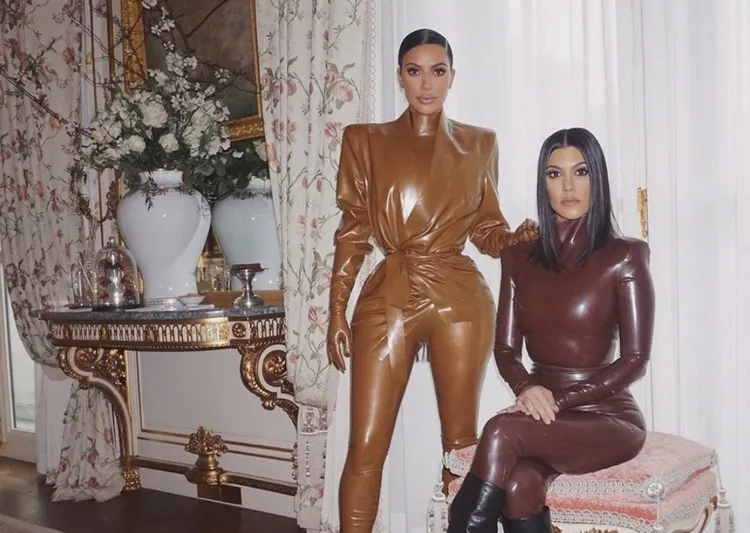 comment porter du latex comme les soeurs Kardashian combinaisons pantalons