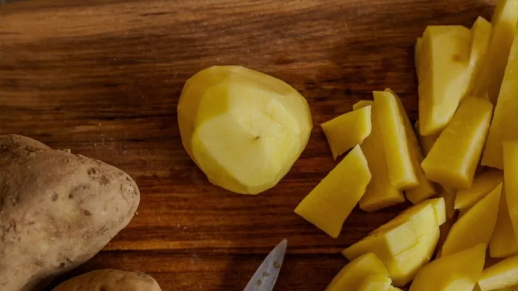 conserver pommes de terre cuites au frigo devenir verts exposées lumière soleil