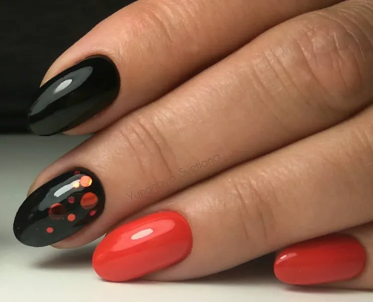 couleur de vernis tendance 2022 mariage noir et rouge avec paillettes