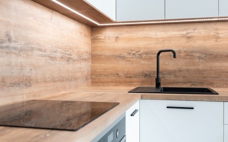 cuisine avec plan de travail en bois