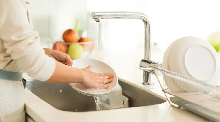 faire briller la vaisselle vinaigre blanc alternative écolo produits nettoyage maison