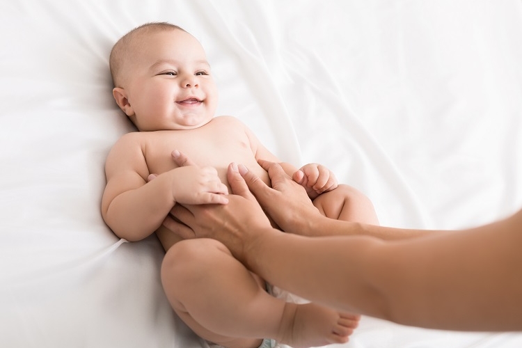 importance massage bébé bienfaits sante 2022