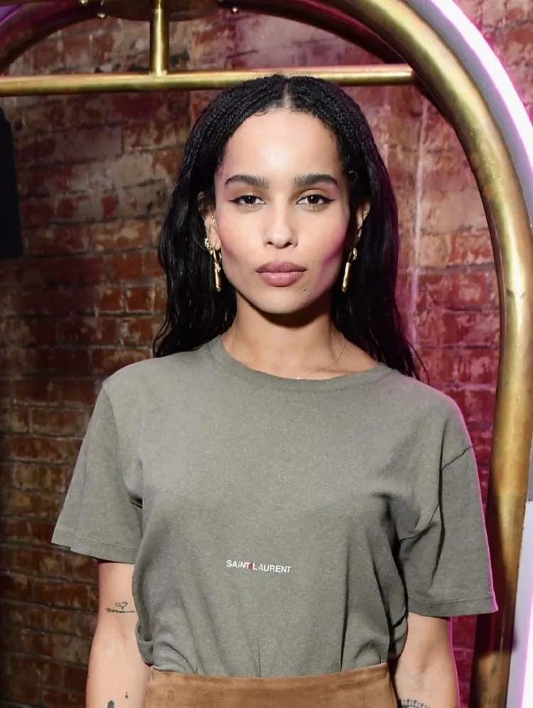 maquillage contouring visage mâchoire highlight strobing zoe kravitz