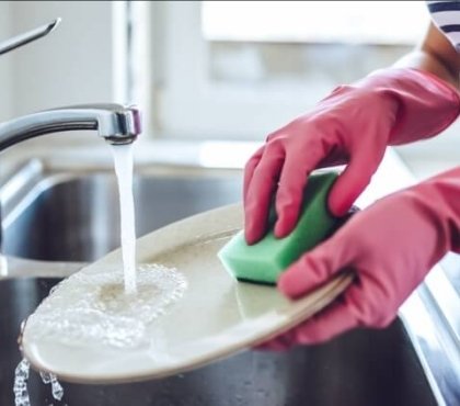 que nettoyer avec du liquide-vaisselle éliminer graisse éviter bactéries