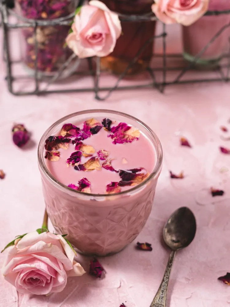 recette brunch saint valentin 2022 paris moon milk pétales de roses
