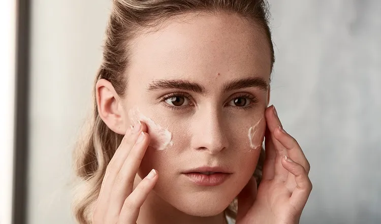 soin anti age a 20 ans 25 ans femme peau visage efficace naturel