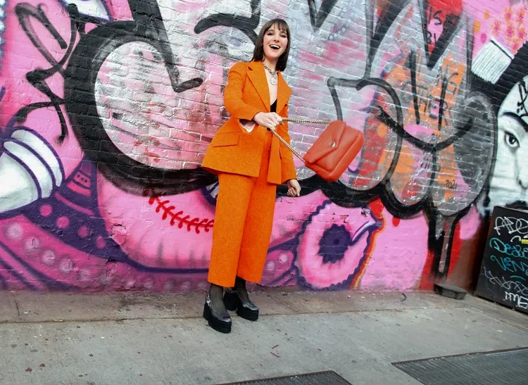tailleur femme orange tendance sporswear fashion week new york 2022 2023
