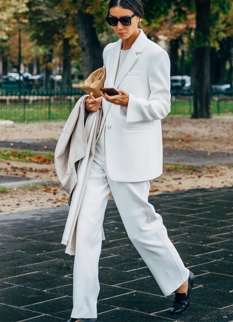 tendance mode femme minimaliste 2022 vestiaire capsule wardrobe