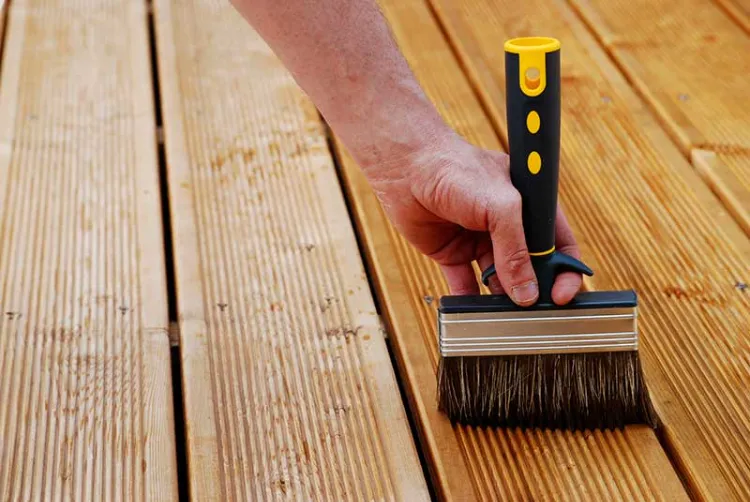 Comment nettoyer une terrasse en bois