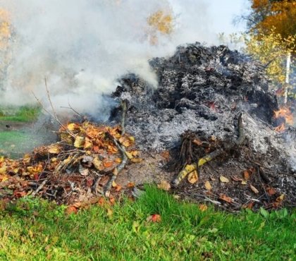brûler déchets verts pollution interdit alimenter feu huile essence alcool