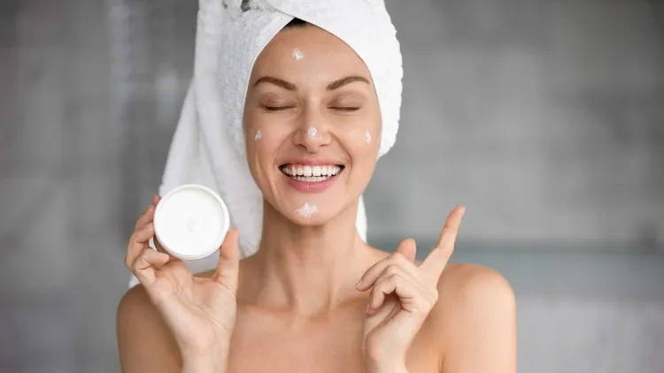 comment prendre soin de sa peau acide hyaluronique agent rembourrage lubrification