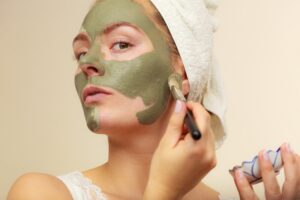comment resserrer pores dilatés visage solution masque argile verte absorber sébum
