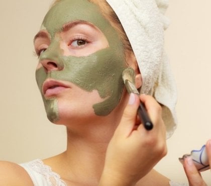 comment resserrer pores dilatés visage solution masque argile verte absorber sébum