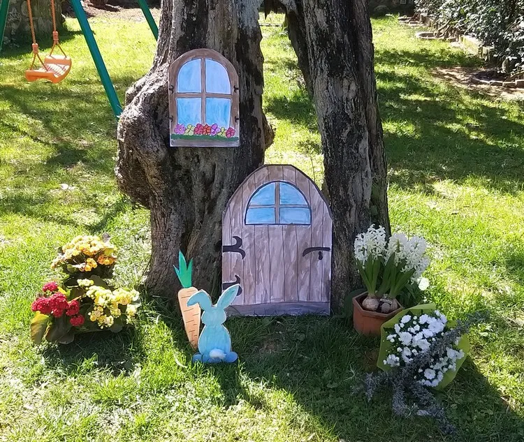 decorations de paques a faire soi meme avec les enfants maison du lapin en carton