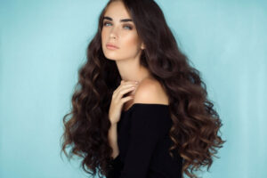 effet wavy cheveux outil coiffure impliquer chaleur dommages