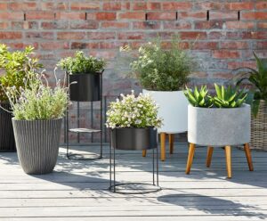 jardinières sur pieds design interieur exterieur tendance 2022
