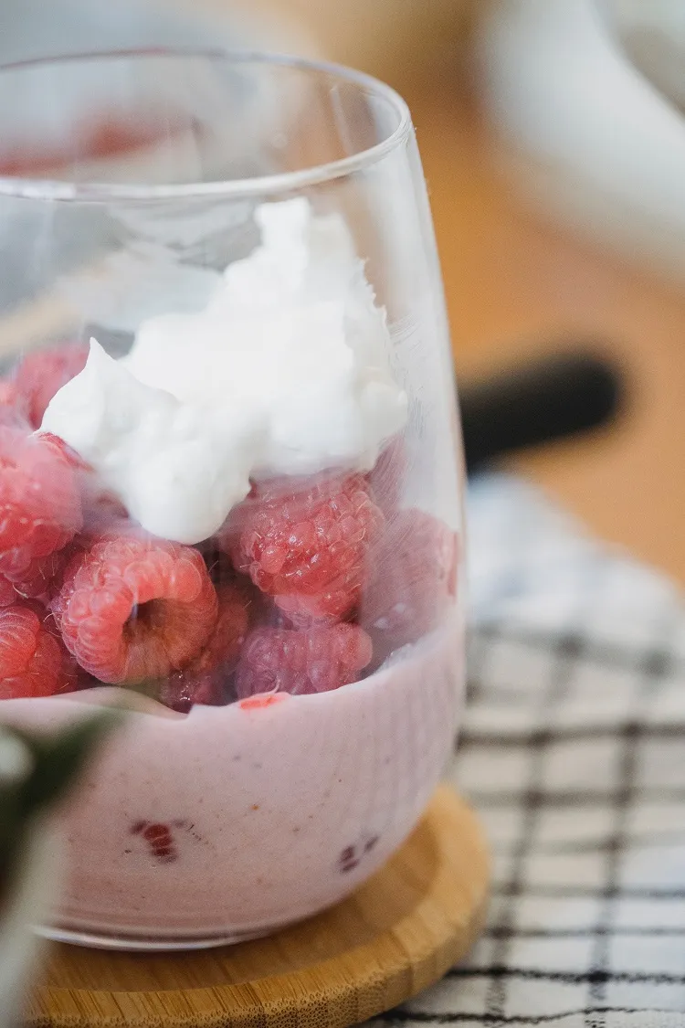 manger les fraises avec de yaourt pour maigrir efficacement