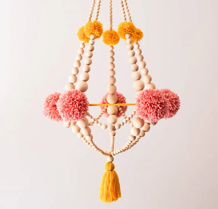 meilleures idées de déco DIY sur TikTok chandelier pajaki perles bois pompons
