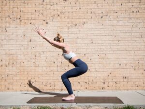 meilleures postures yoga fessiers exercice yoga fesses femme