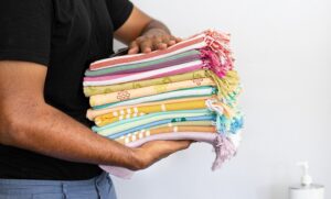 pourquoi les serviettes de toilette sentent mauvais